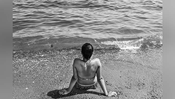 Larry Silver, Sitting at Water's Edge, Sherwood Island State Park, Westport, CT, 2014/2022 (detail), archival inkjet print.