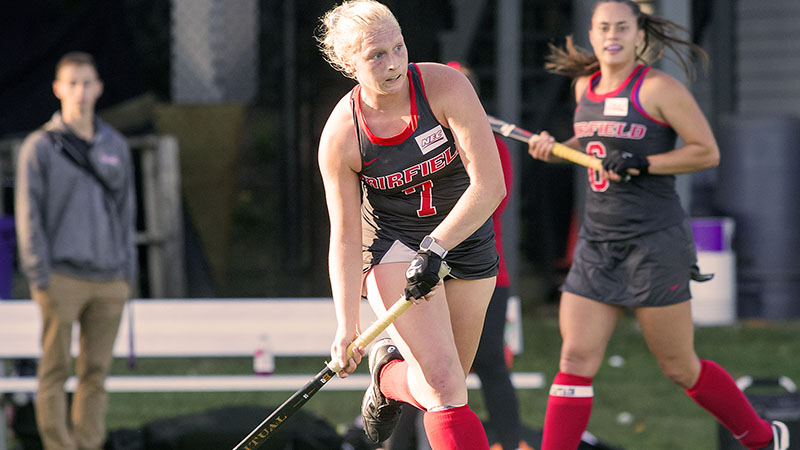 Kelly Buckley ’21 in action during a field hockey game.