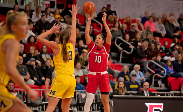 Izabela Nicoletti-Leite ’23 and Fairfield Women’s Basketball hosted nationally ranked Michigan on opening weekend