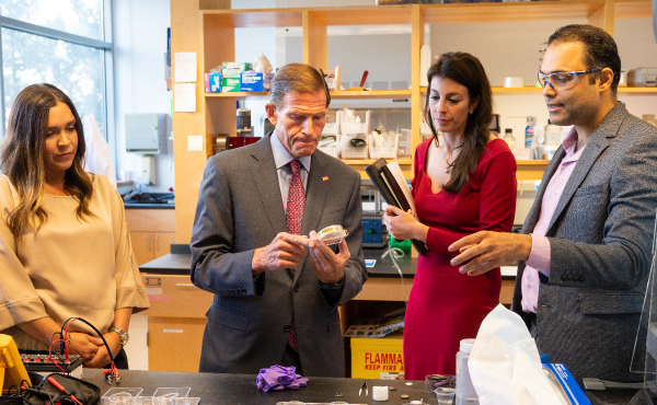 Melissa Fenterstock gives Senator Richard Blumenthal (CT) a tour of her lab in Bannow Science Center
